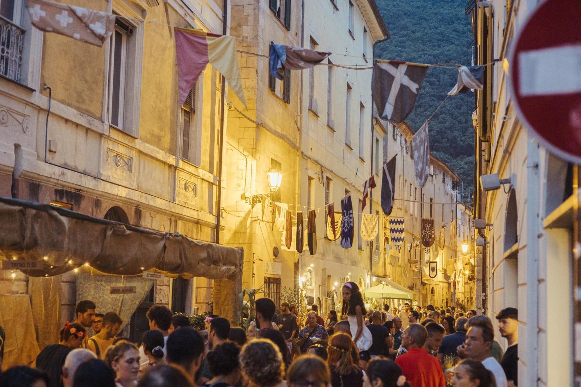 Hotel Garibaldi Finale Ligure Kültér fotó